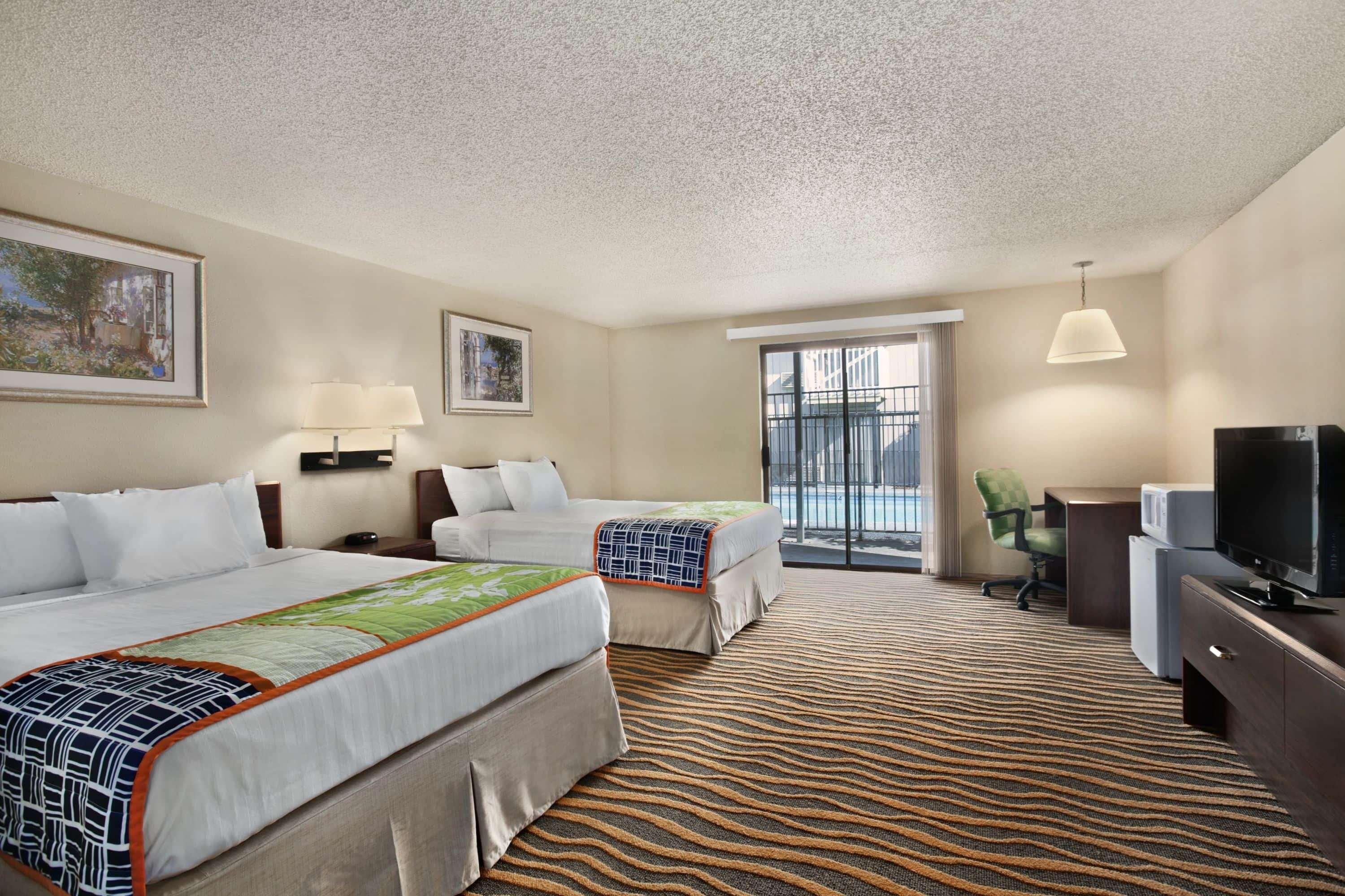 South Tacoma Suites Kültér fotó