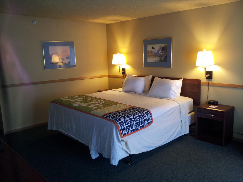 South Tacoma Suites Szoba fotó